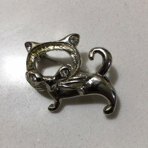 Cat pin